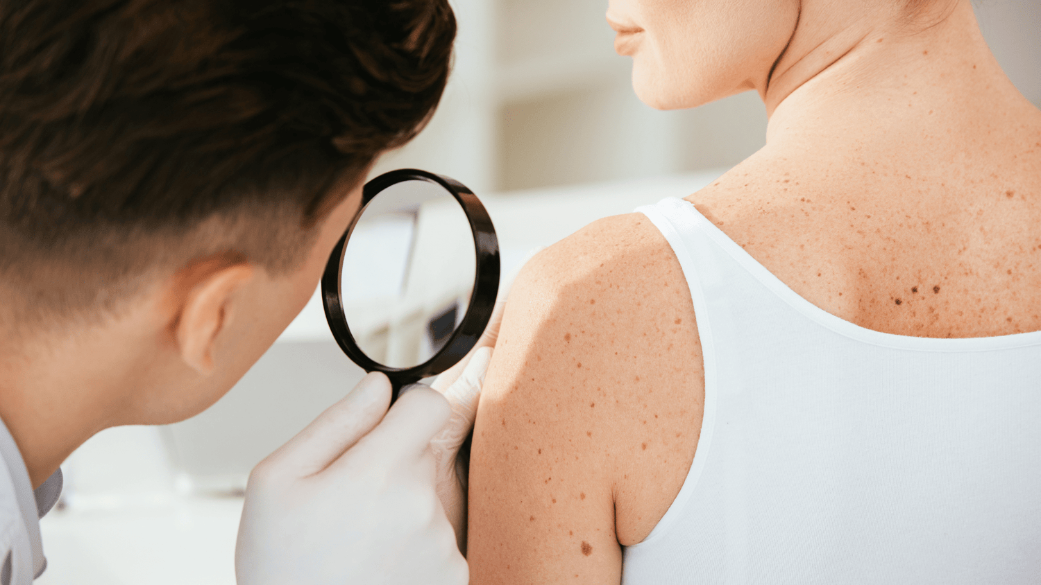 Can Red Light Therapy Make Melanoma Worse?